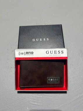 (NEW) Guess Brown Leather Wallet with RFID Protection